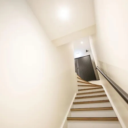 Trendy Design 55m2 With Balcony - Db6b * دين بوس